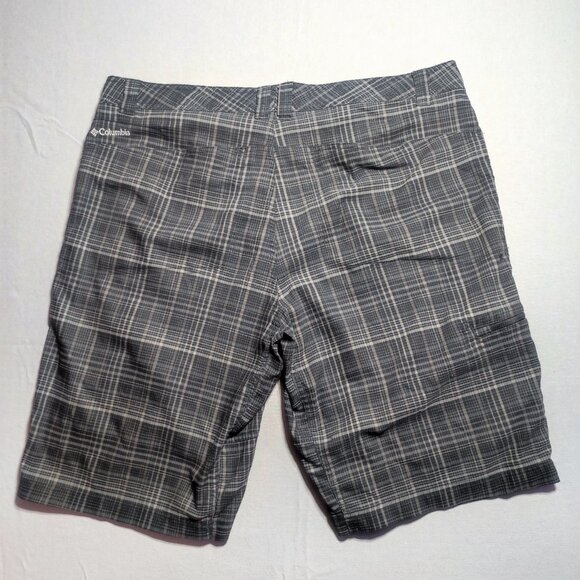 Columbia Omni-Wick active wear short men's size 38 grey plaid pattern - Picture 3 of 14